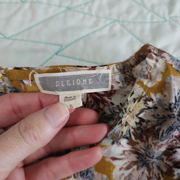 Pleione Mustard Multicolor Floral Long Puff Sleeve Blouse - Picture 2 of 6